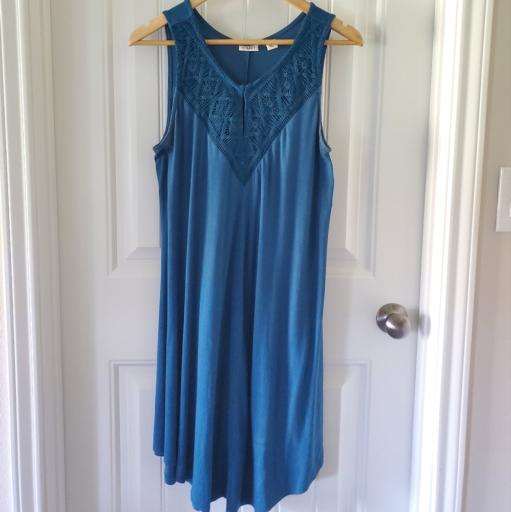 👗 Medium Blue Sleeveless Swing Dress